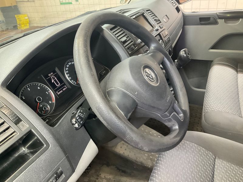 Volkswagen T5 Kombi 2.0 TDI 2013 – снимка 25
