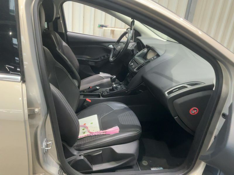 Ford Focus 1.5 EcoBoost Titanium 2015 – снимка 17