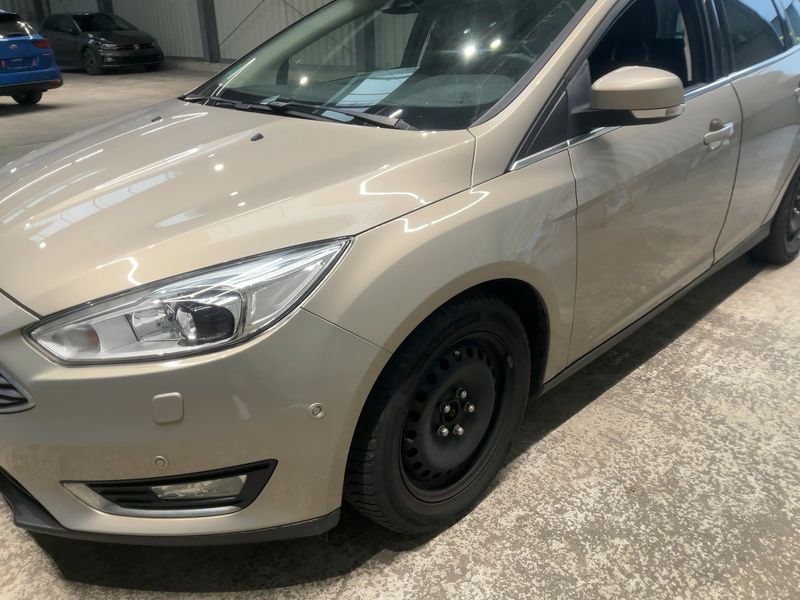 Ford Focus 1.5 EcoBoost Titanium 2015 – снимка 2