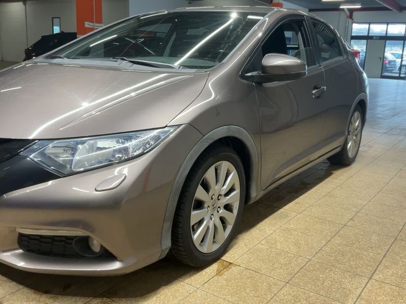 Honda Civic 1.8 i-VTEC Sport 2014 – снимка 2