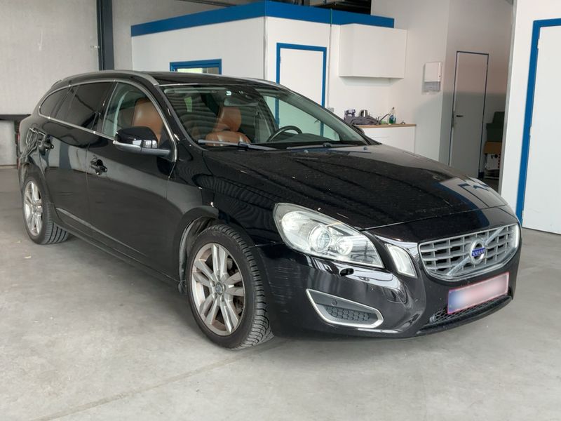 Volvo V60 2.0 D3 Summum 2012 – снимка 12