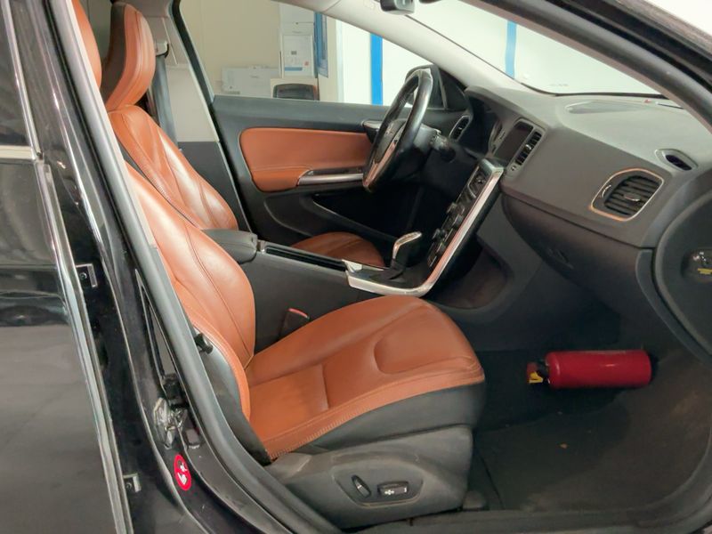 Volvo V60 2.0 D3 Summum 2012 – снимка 16