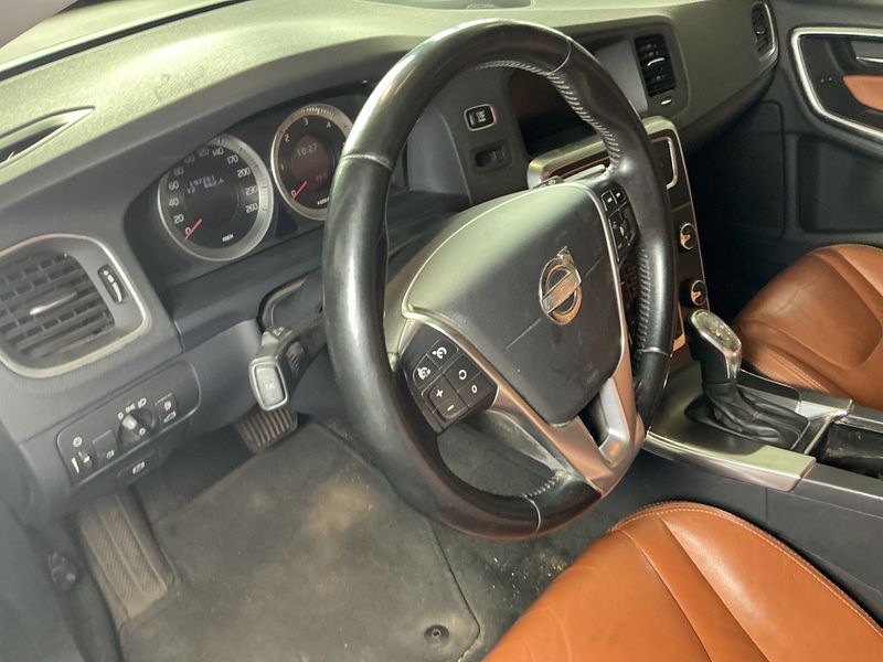 Volvo V60 2.0 D3 Summum 2012 – снимка 38