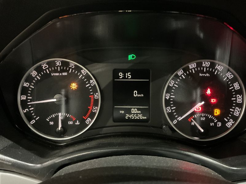 Skoda Octavia 1.6 TDI Ambiente 2011 – снимка 4