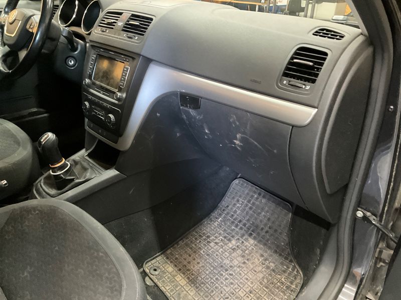 Skoda Yeti 2.0 TDI Elegance 4x4 2011 – снимка 34
