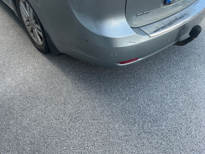 Toyota Avensis 1.8 Comfort 2009 – снимка 29