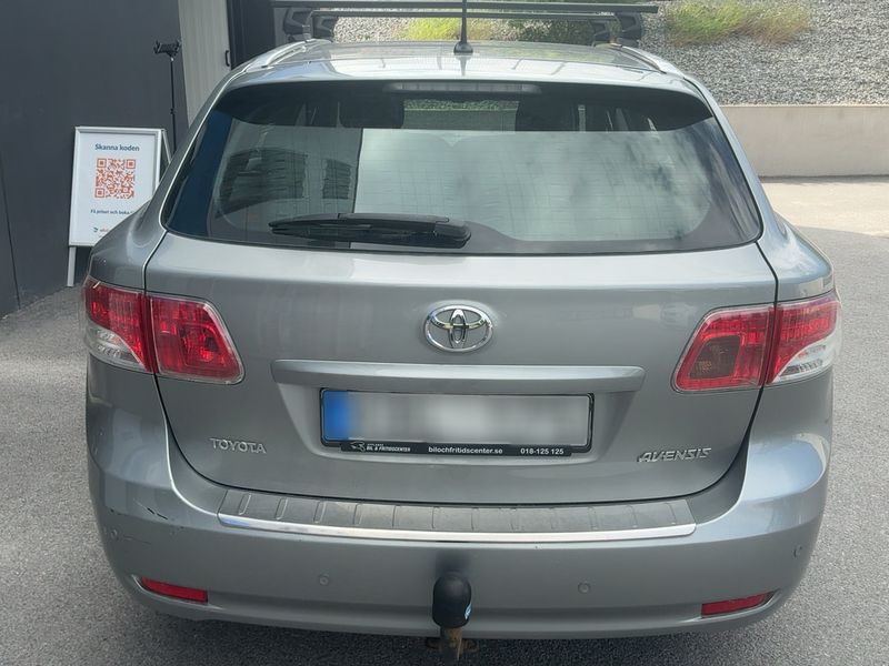 Toyota Avensis 1.8 Comfort 2009 – снимка 7