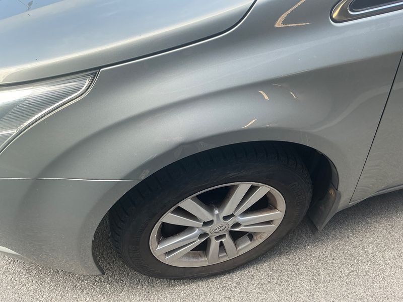 Toyota Avensis 1.8 Comfort 2009 – снимка 25