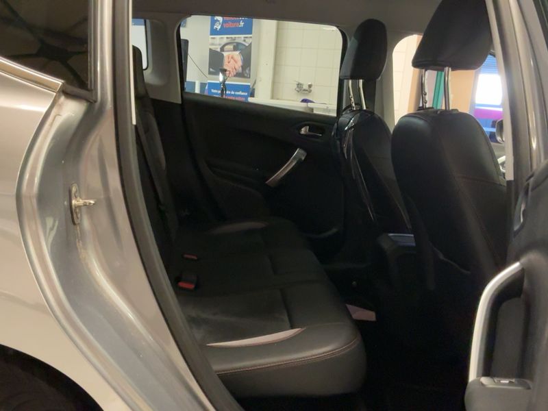 Peugeot 2008 1.6 Blue-HDi Crossway 2016 – снимка 19