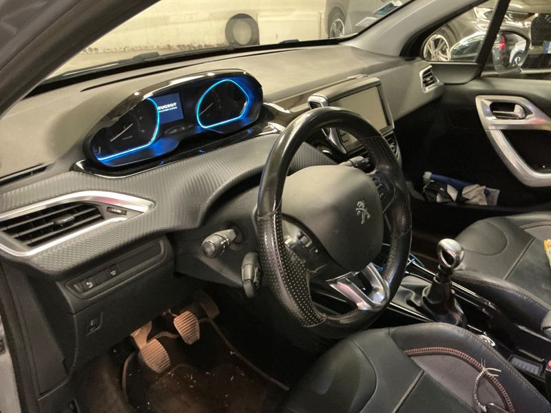 Peugeot 2008 1.6 Blue-HDi Crossway 2016 – снимка 26