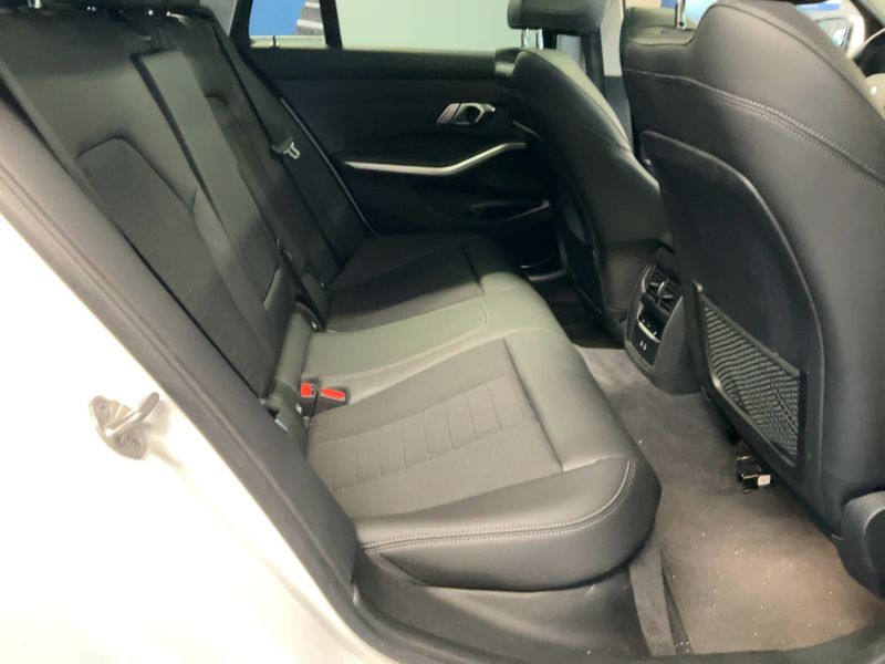 BMW 3er 320d Mild-Hybrid Advantage 2022 – снимка 19
