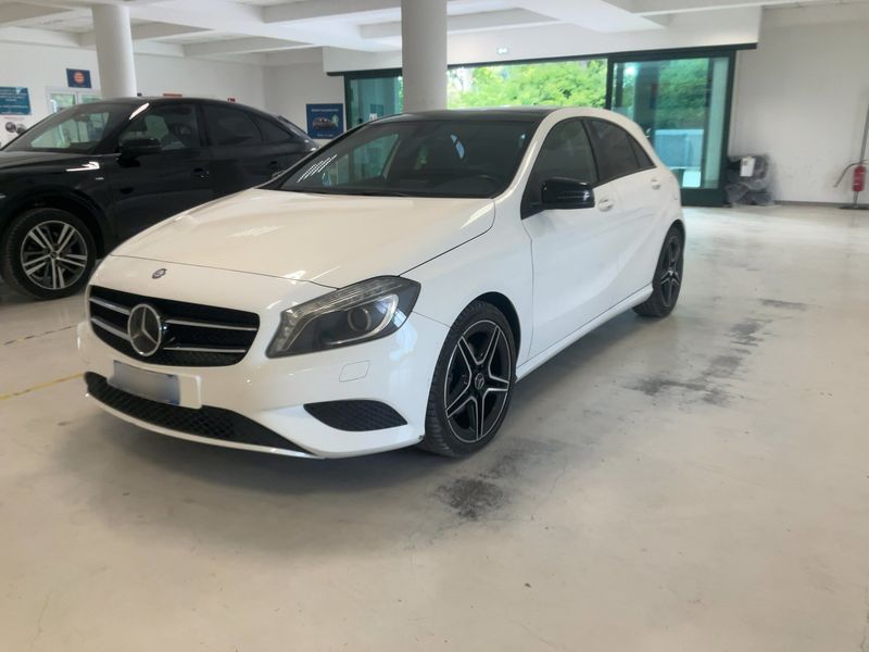 Mercedes-Benz A-Klasse A 200 CDI Urban 2015 – снимка 1