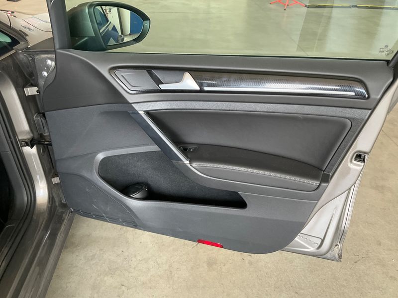 Volkswagen Golf VII 2.0 TDI Highline BlueMotion Tech 2017 – снимка 25