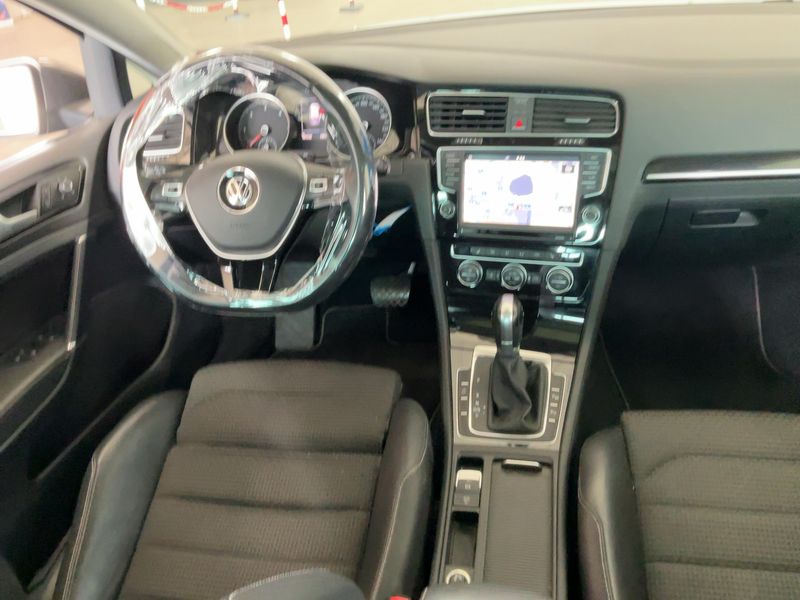 Volkswagen Golf VII 2.0 TDI Highline BlueMotion Tech 2017 – снимка 18