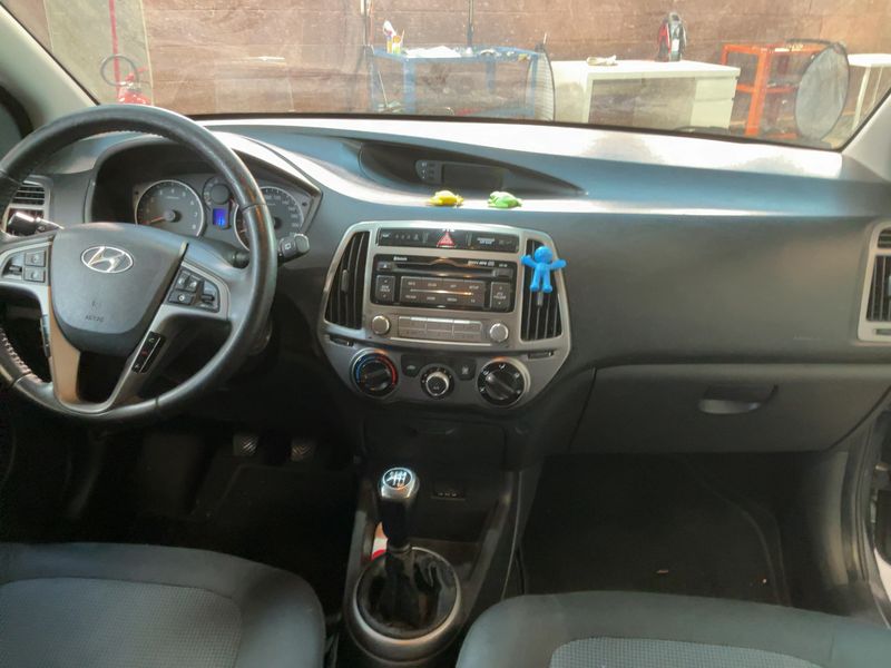 Hyundai i20 1.4 Sound Edition 2014 – снимка 17