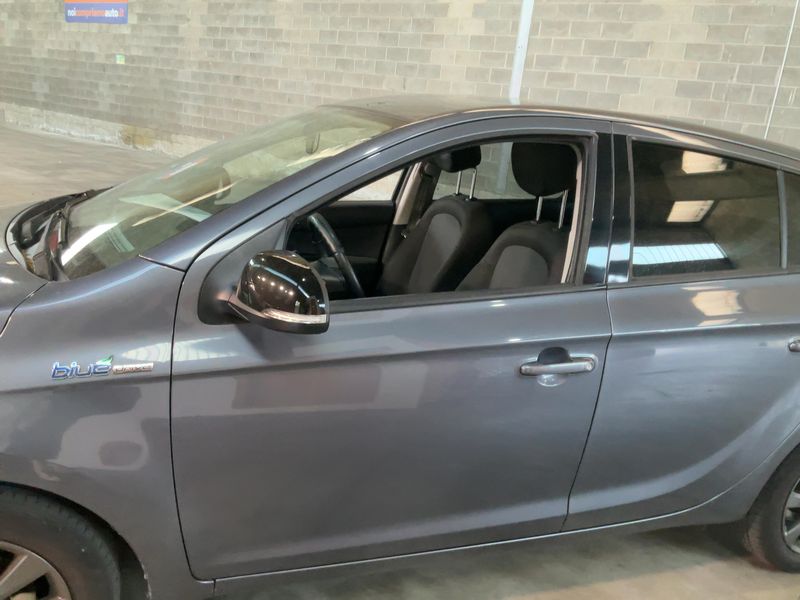 Hyundai i20 1.4 Sound Edition 2014 – снимка 4