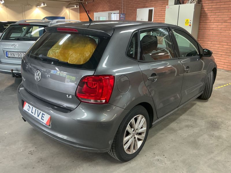 Volkswagen Polo 1.4 FSI Comfortline 2010 – снимка 2