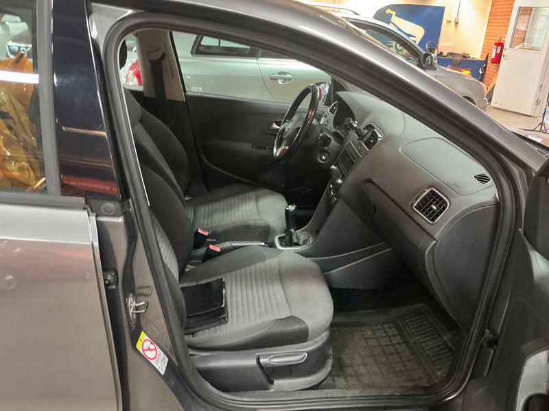 Volkswagen Polo 1.4 FSI Comfortline 2010 – снимка 3