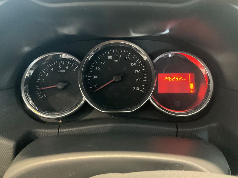 Dacia Duster 1.5 dCi Ambiance 4x2 2015 – снимка 18