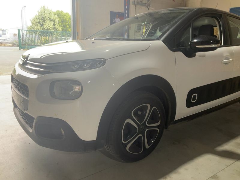 Citroen C3 1.2 PureTech Shine 2018 – снимка 2