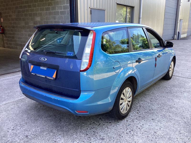 Ford Focus 1.4 Ambiente 2009 – снимка 2