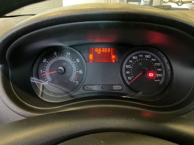 Renault Clio 1.4 Authentique Confort 2005 – снимка 4