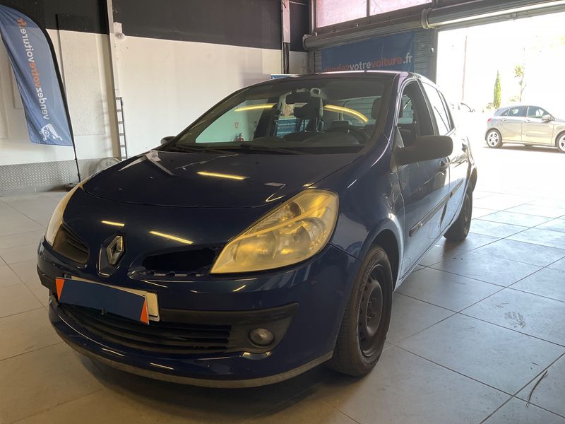 Renault Clio 1.4 Authentique Confort 2005 – снимка 1