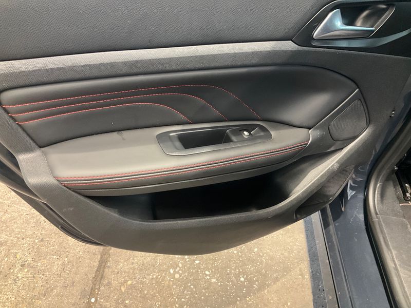 Peugeot 308 1.2 e-THP Allure 2017 – снимка 30
