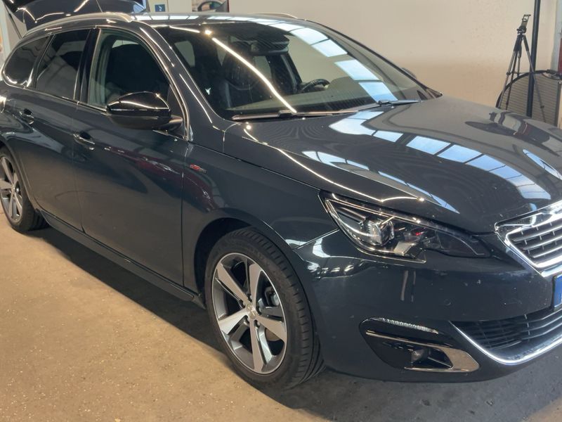 Peugeot 308 1.2 e-THP Allure 2017 – снимка 12