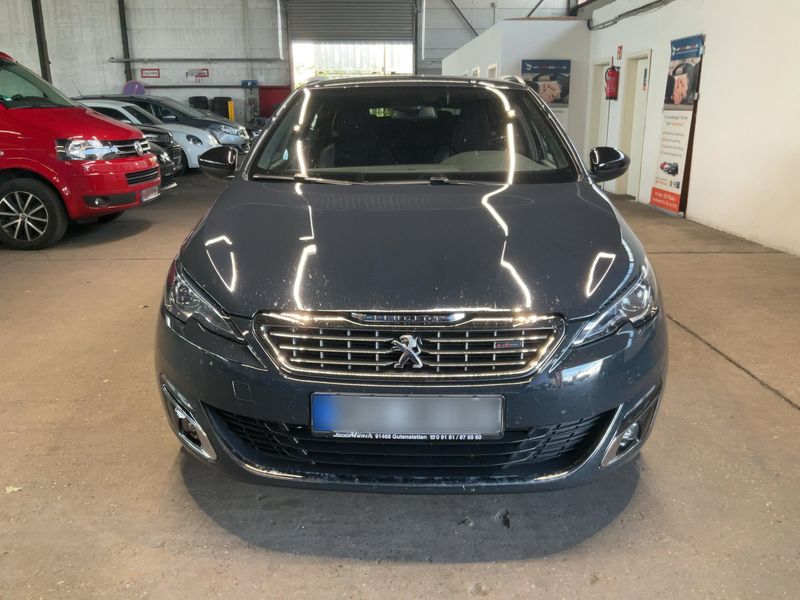 Peugeot 308 1.2 e-THP Allure 2017 – снимка 14