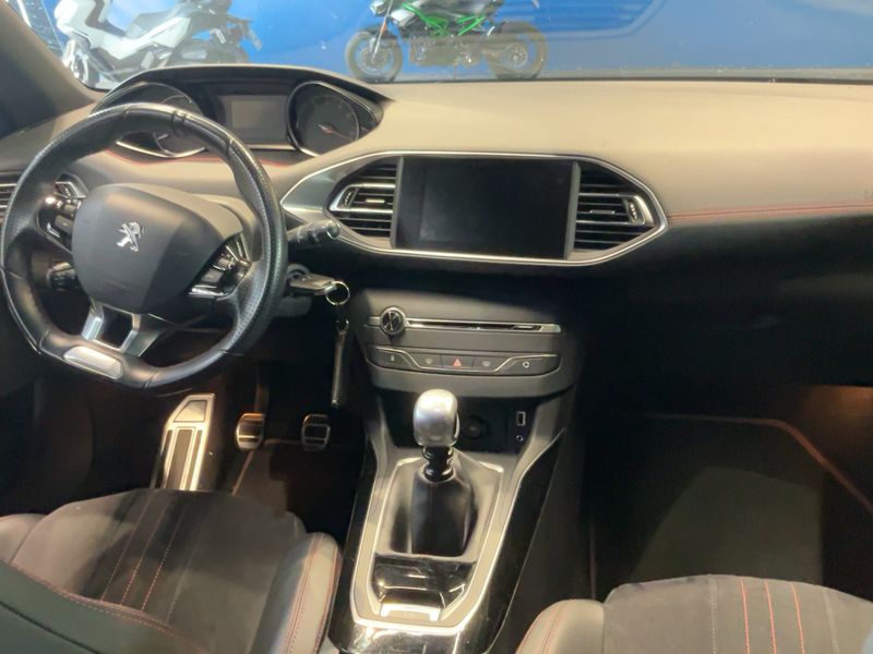 Peugeot 308 1.2 e-THP Allure 2017 – снимка 18