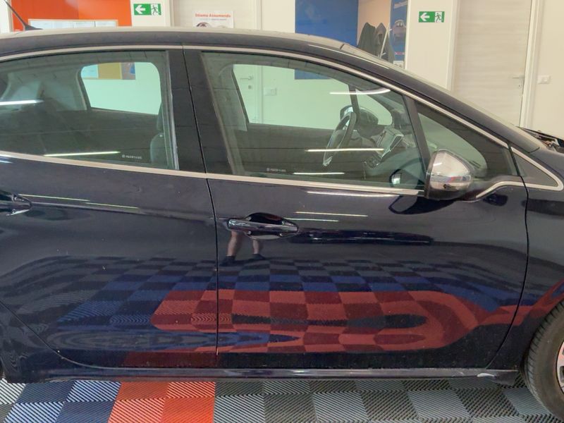 Peugeot 208 1.2 e-VTi Allure 2017 – снимка 10