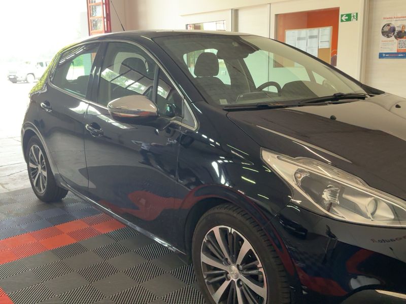 Peugeot 208 1.2 e-VTi Allure 2017 – снимка 12