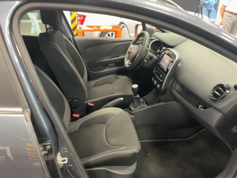 Renault Clio 0.9 Energy Intens 2018 – снимка 16