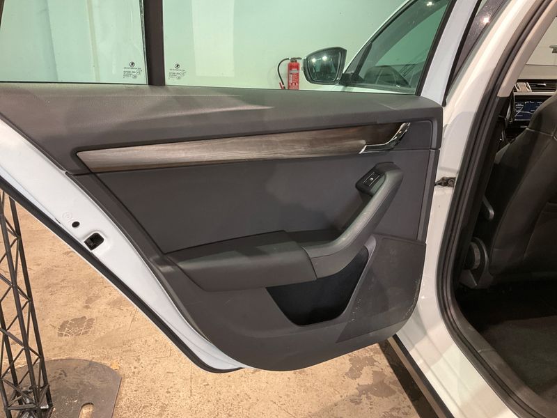 Skoda Octavia 2.0 TDI Scout 4x4 2016 – снимка 28
