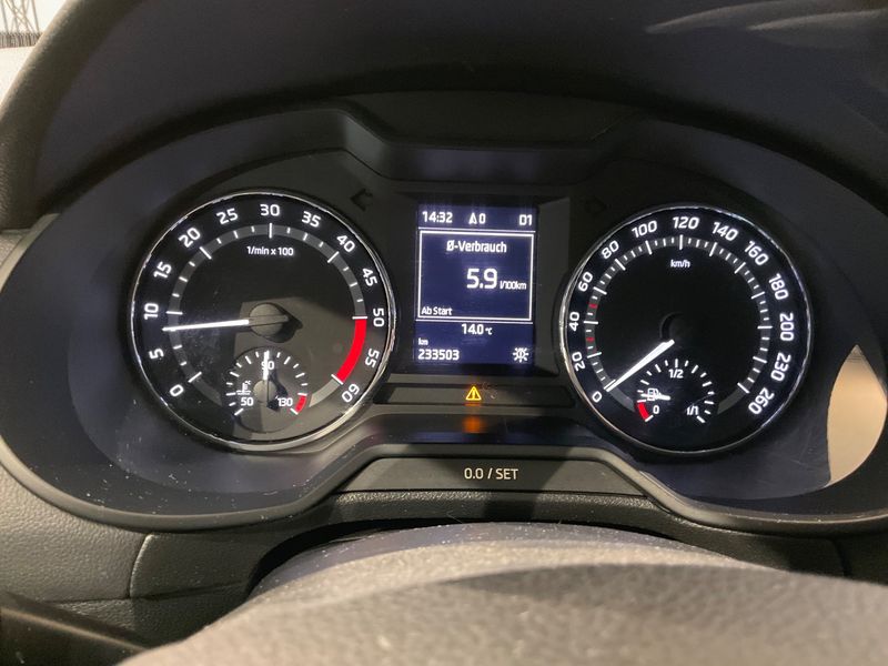 Skoda Octavia 2.0 TDI Scout 4x4 2016 – снимка 18