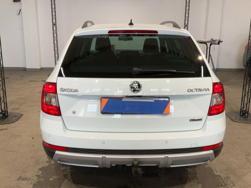 Skoda Octavia 2.0 TDI Scout 4x4 2016 – снимка 7