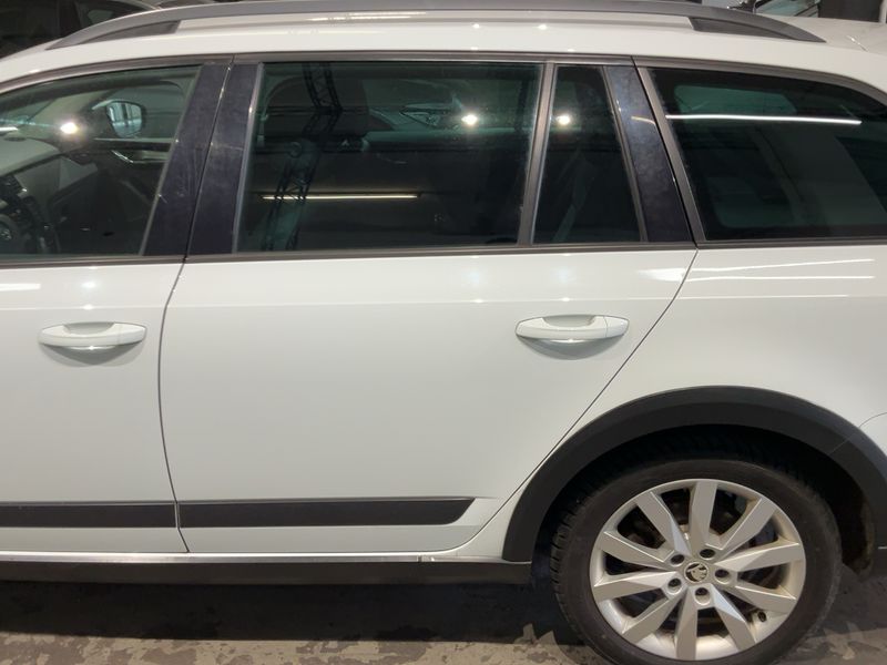 Skoda Octavia 2.0 TDI Scout 4x4 2016 – снимка 4