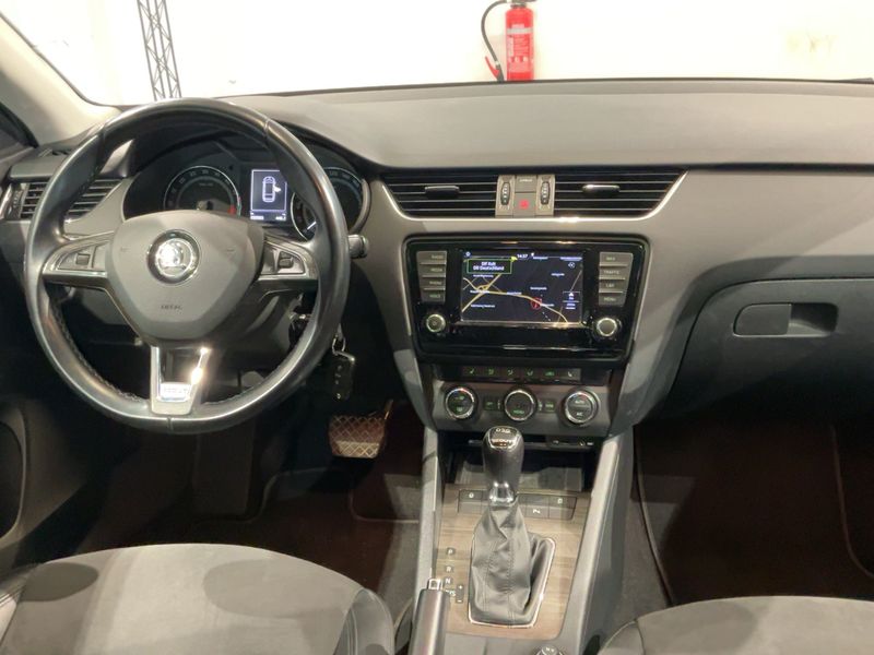 Skoda Octavia 2.0 TDI Scout 4x4 2016 – снимка 17