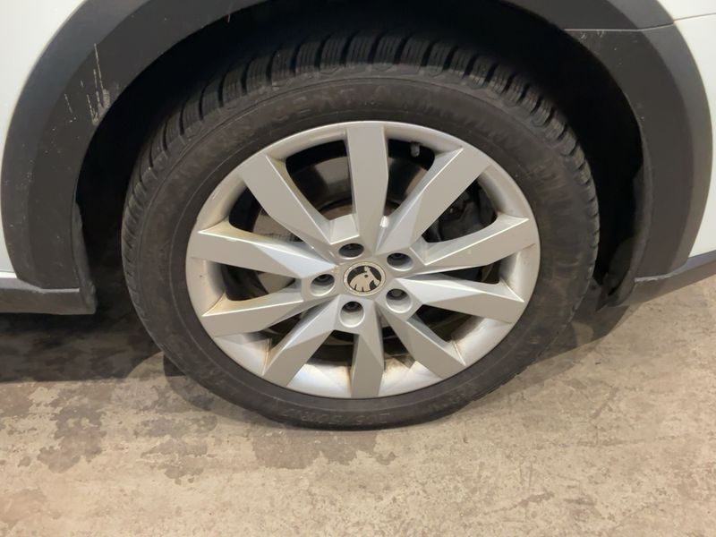 Skoda Octavia 2.0 TDI Scout 4x4 2016 – снимка 11