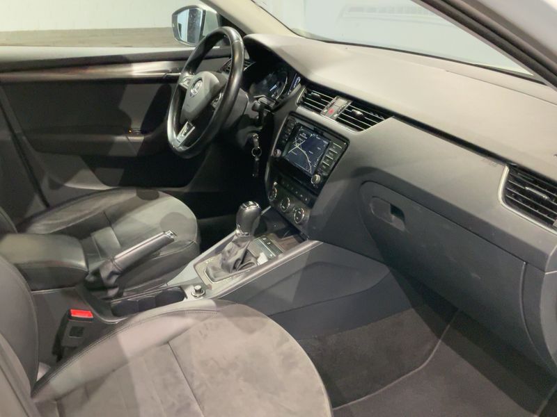 Skoda Octavia 2.0 TDI Scout 4x4 2016 – снимка 16