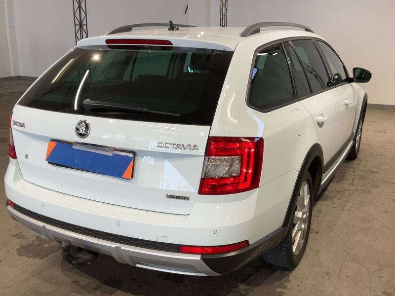 Skoda Octavia 2.0 TDI Scout 4x4 2016 – снимка 8