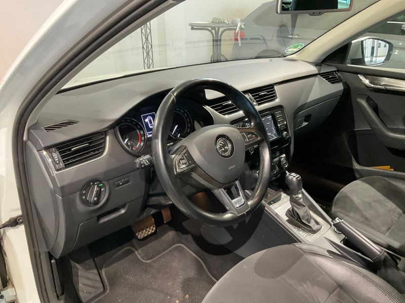 Skoda Octavia 2.0 TDI Scout 4x4 2016 – снимка 34