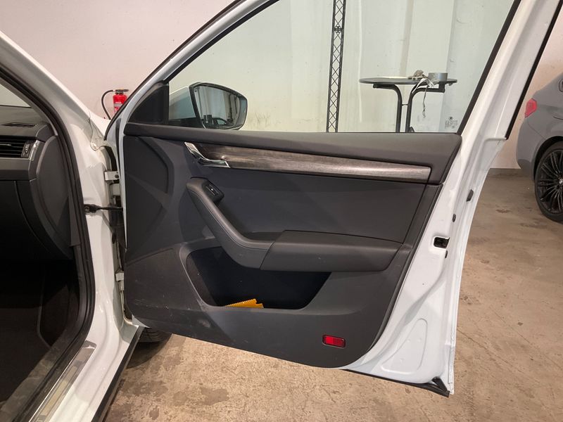 Skoda Octavia 2.0 TDI Scout 4x4 2016 – снимка 24