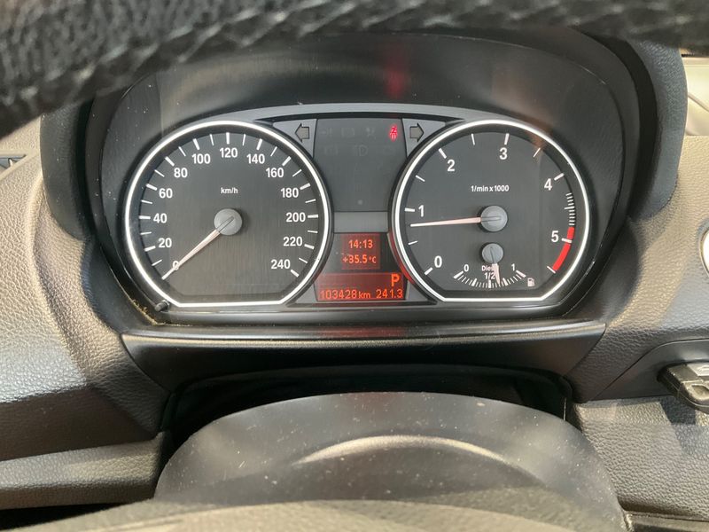 BMW 1er 118d 2010 – снимка 19