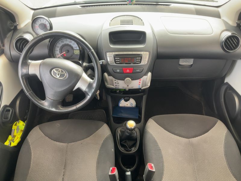 Toyota Aygo 1.0 City 2013 – снимка 17