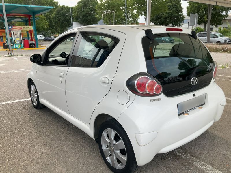 Toyota Aygo 1.0 City 2013 – снимка 6