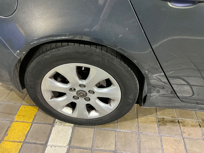 Opel Insignia 2.0 CDTI Selective 2015 – снимка 23
