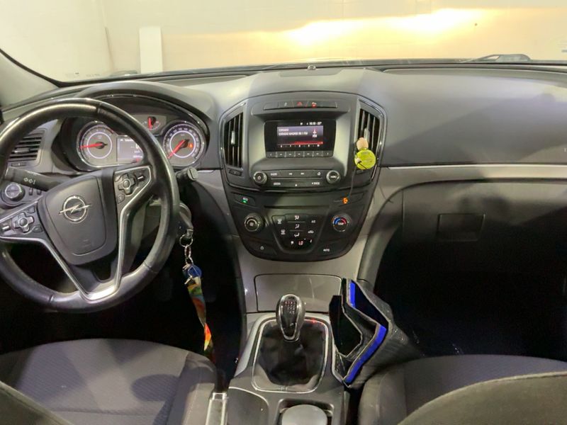 Opel Insignia 2.0 CDTI Selective 2015 – снимка 17