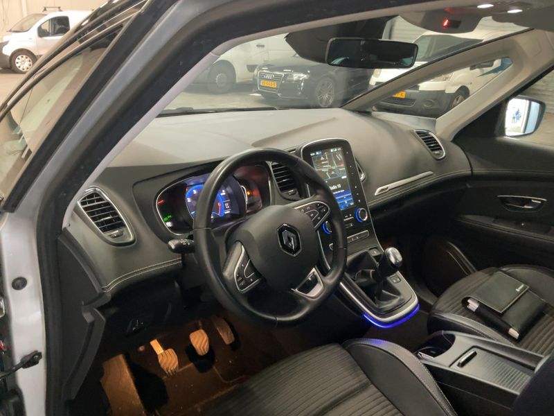Renault Scenic 1.3 TCe Intens 2019 – снимка 17
